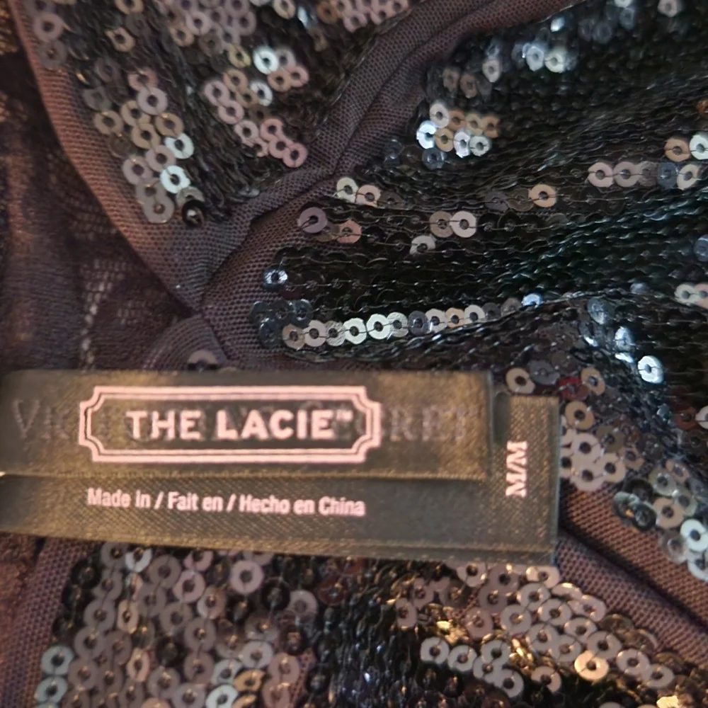 VICTORIA SECRET SEQUINS TOP ! - Picture 3 of 5